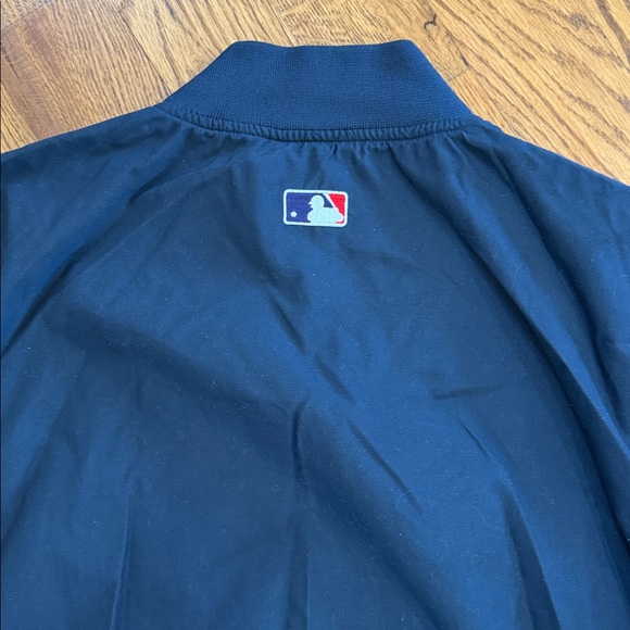 New York Yankees Majestic Windbreaker Jacket. Size Large. Like New Condition. - Picture 13 of 15